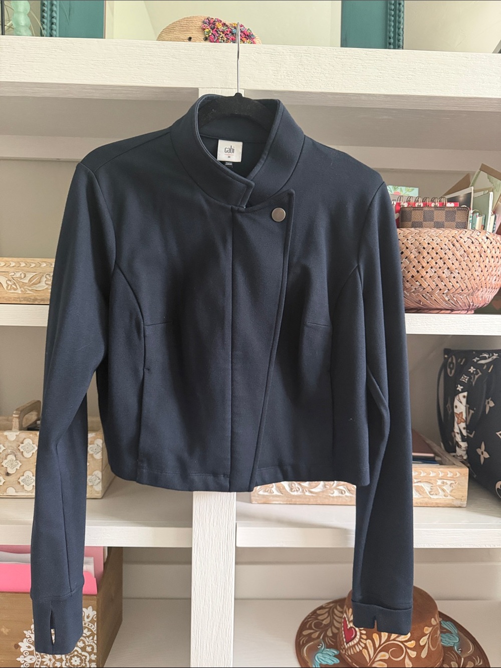CAbi Navy Admiral Jacket. Navy. Style #6259. Cropped Zip Blazer. Size medium.
